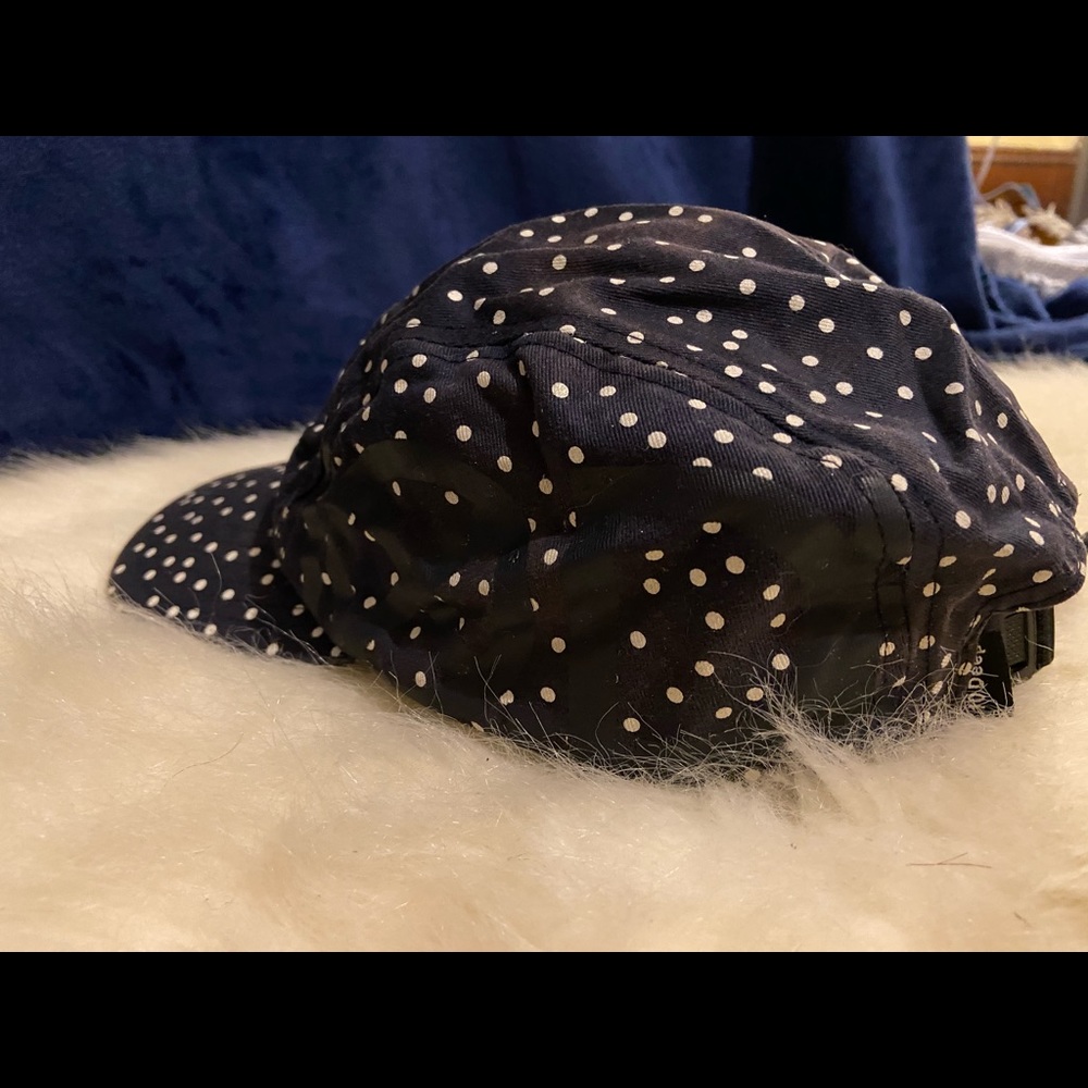 Hat - Picture 4 of 5